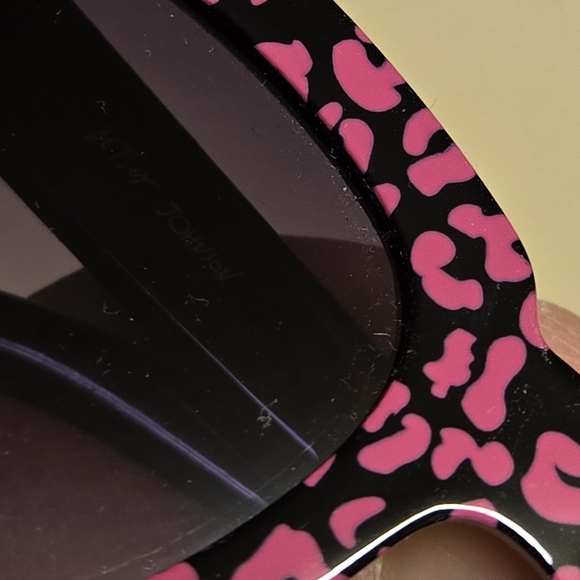 Betsey Johnson Pink Leopard Print Sunglasses - Picture 5 of 5